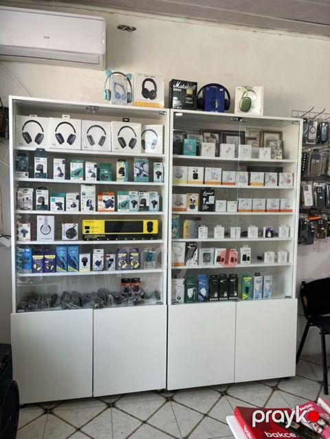 Məhsul: Mobil aksesuarlar və telefon təmiri xidməti Təsvir: - Telefon — Digah