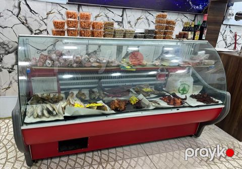 Soyuducu vitrin 550 Azn.2 metr uzunlugu ideal veziyyetde tam işləkdir — Bakı