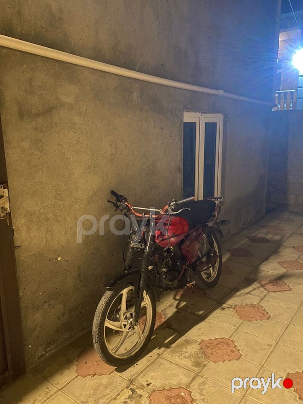 Qırmızı rəngdə yüngül sinif motosiklet Xüsusiyyətlər: - Yanacaqla — Motosikletlər, Sumqayıt (2)