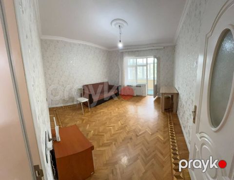 Satılır 2 otaqlı köhnə tikili 65 m² — Bakı