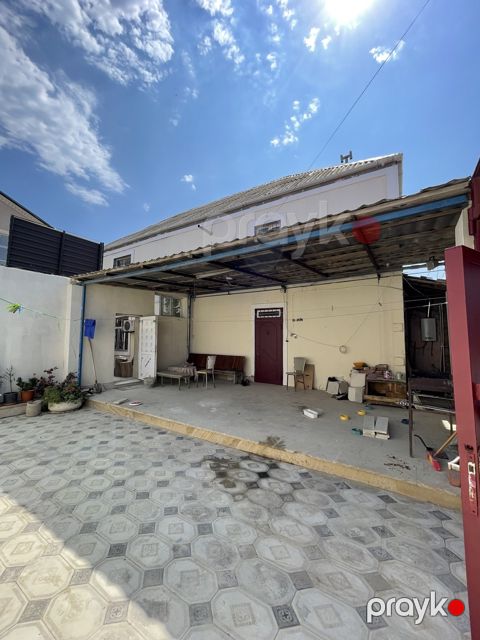 Satılır 4 otaqlı həyət evi/bağ evi 150 m² — Bakı