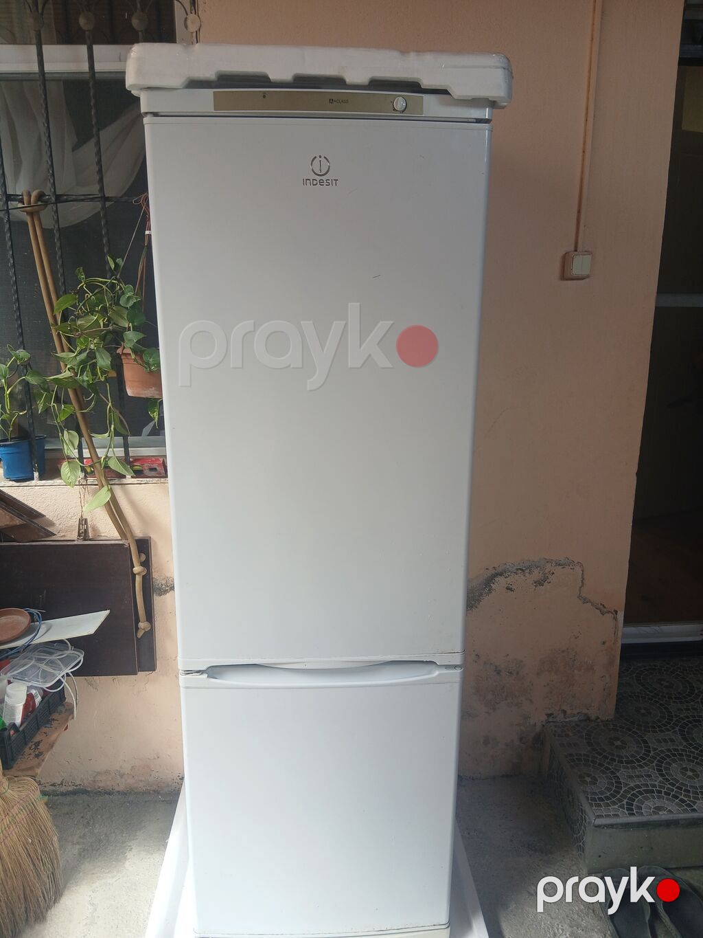 Indesit ikiqapılı soyuducu - Rəng: ağ - Üst kamerada soyuducu bölmə — Soyuducular, Bakı (3)
