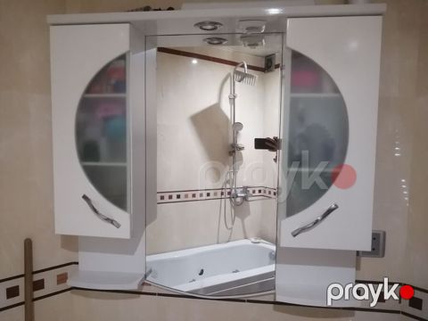 Hamam güzgülü şkaf - Model: İki tərəfli şkaf + mərkəzdə böyük güzgü