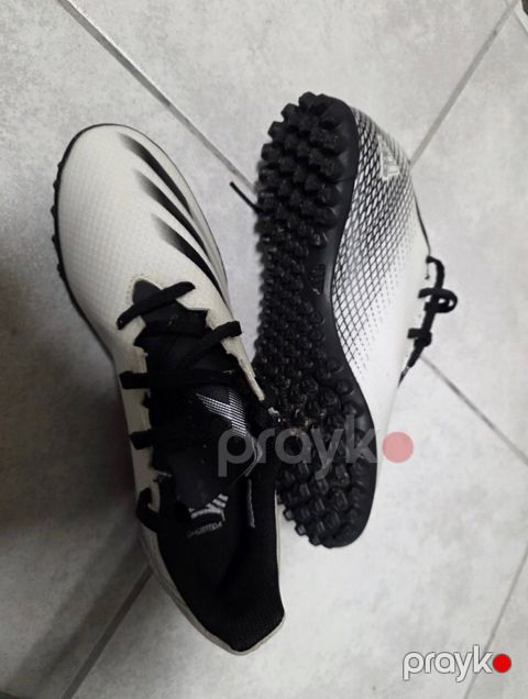 Buts Adidas — Bakı