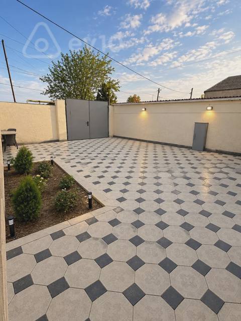 5 otaqlı həyət evi, 100 m², Zabrat 307no mektebin yani — Ramin Əhmədov — Үй, вилла