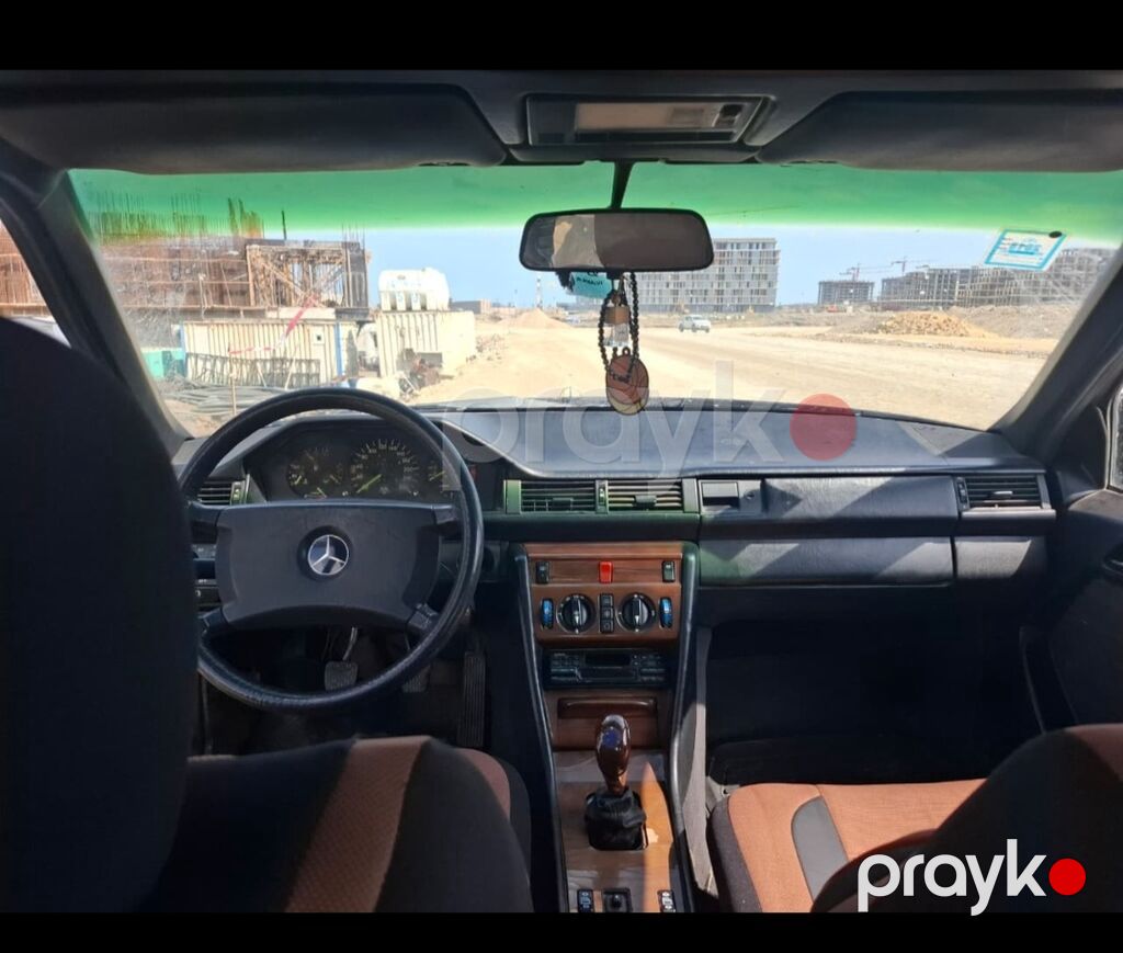 Mercedes-Benz E 300: 2 l 1988 il Sedan — Avtomobillər, Bakı (7)