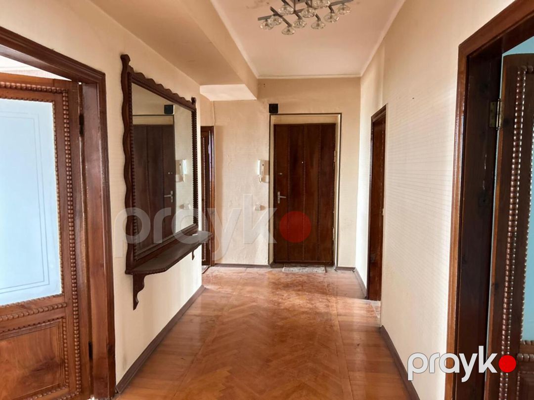 Satılır 5 otaqlı köhnə tikili 200 m² — Mənzil, Bakı (7)
