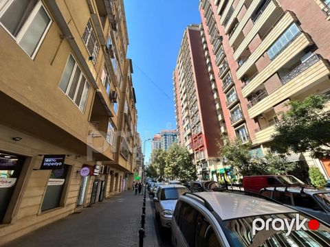 Satılır 3 otaqlı köhnə tikili 75 m² — Bakı