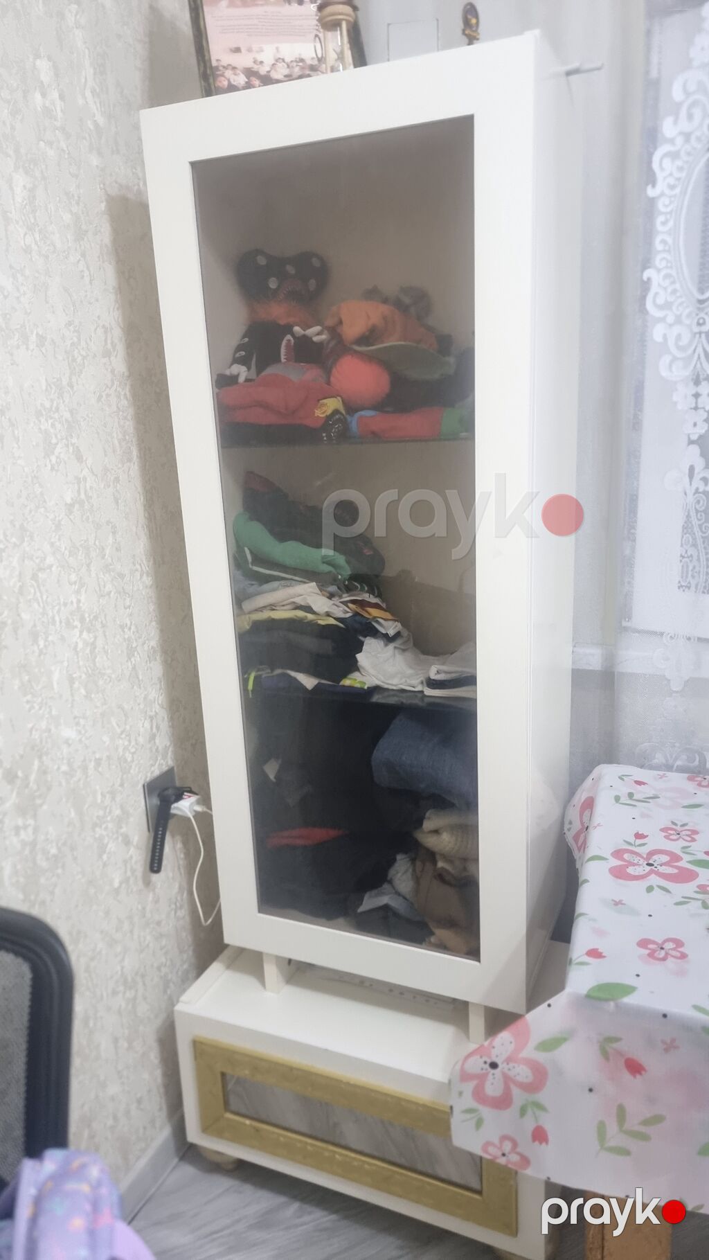 Ağ və qızılı detallarla dizayn olunmuş qonaq otağı mebel dəsti — Qonaq otağı üçün, Bakı (3)