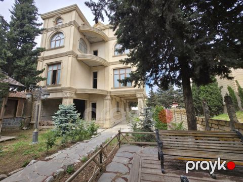 Satılır 7 otaqlı həyət evi/bağ evi 1070 m² — Bakı