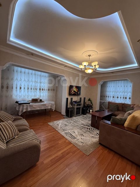 Satılır 2 otaqlı köhnə tikili 65 m² — Bakı