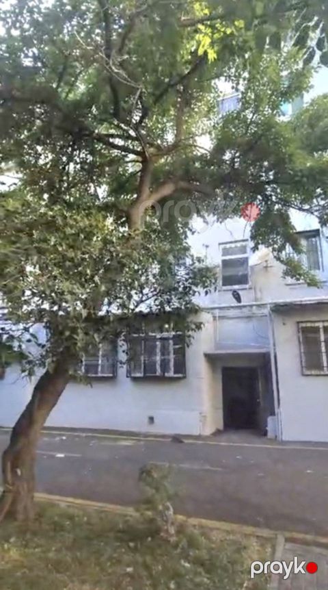 Satılır 2 otaqlı köhnə tikili 55 m² — Bakı