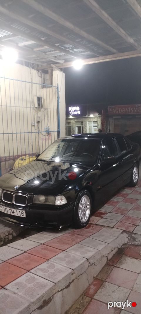 BMW 3 series: 2 l 1996 il Sedan — Digah