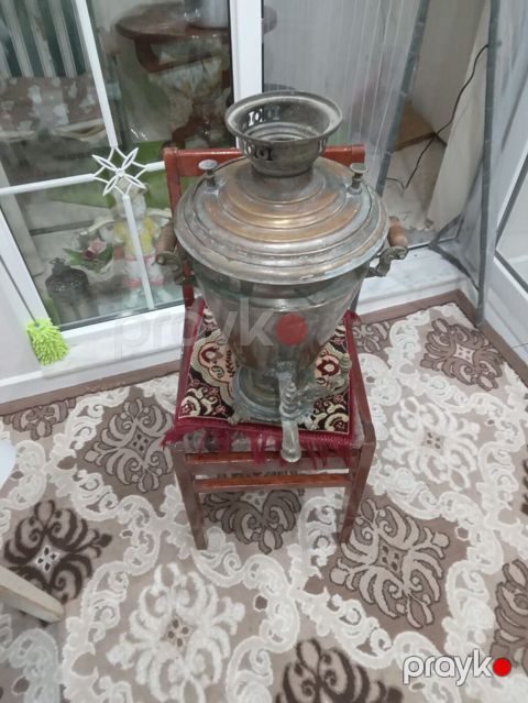 Məhsul: Köhnə tip kömür işləyən samovar Təsvir: - Material: Latun — Bakı