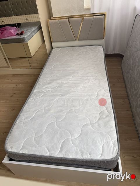 Tək nəfərlik çarpayı və döşək dəsti - Ölçü: təxmini 90×190 sm (tək — Masazır