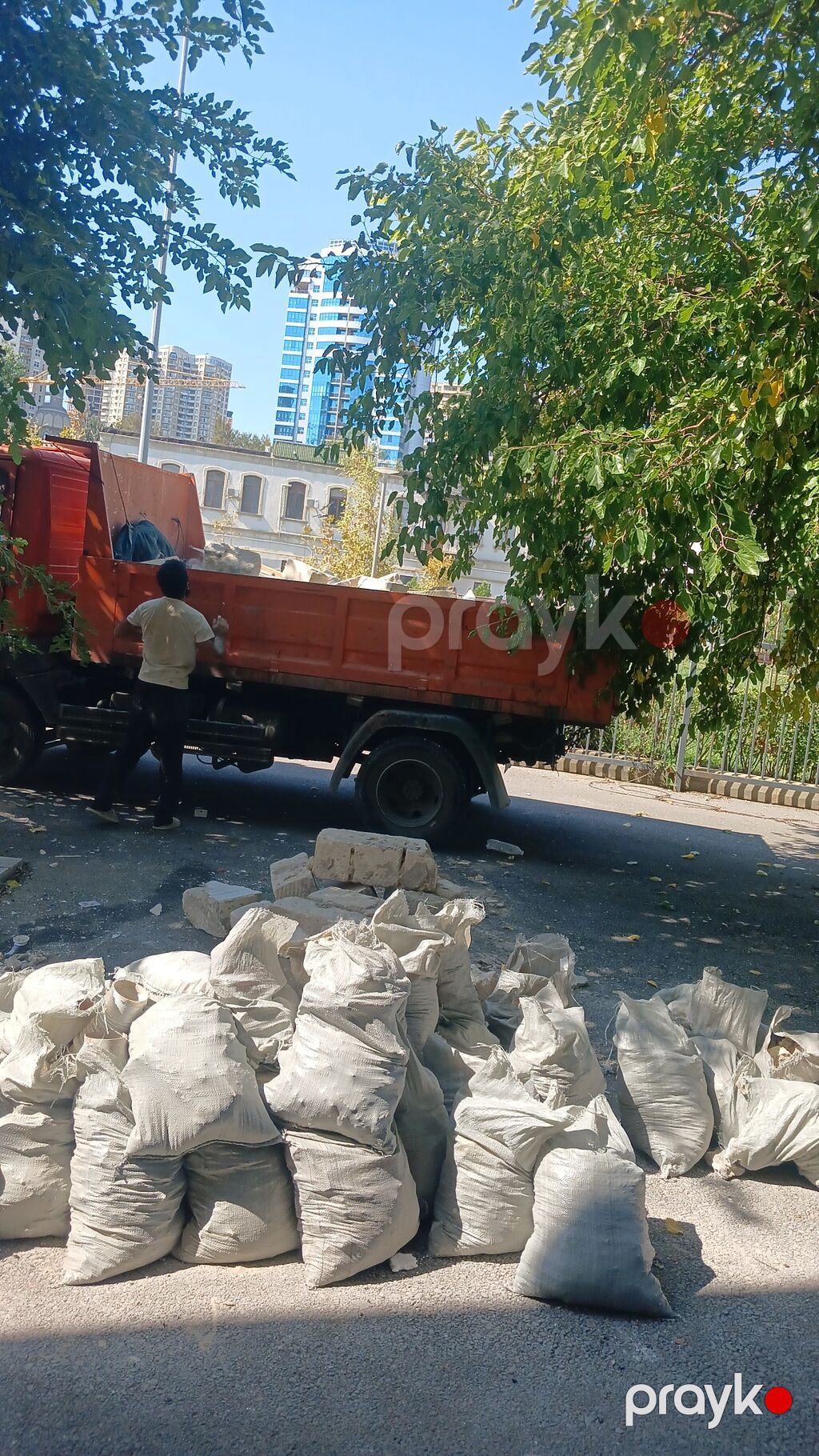 Yükdaşıma və tullantıların daşınması xidməti - Tikinti, təmir və — Yük daşıma xidmətləri, Bakı (4)