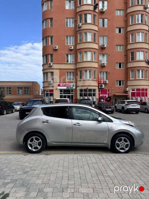 Nissan Leaf, 24 kWh, 2011 il, 177 478 km — Avtomobillər, Bakı (4)