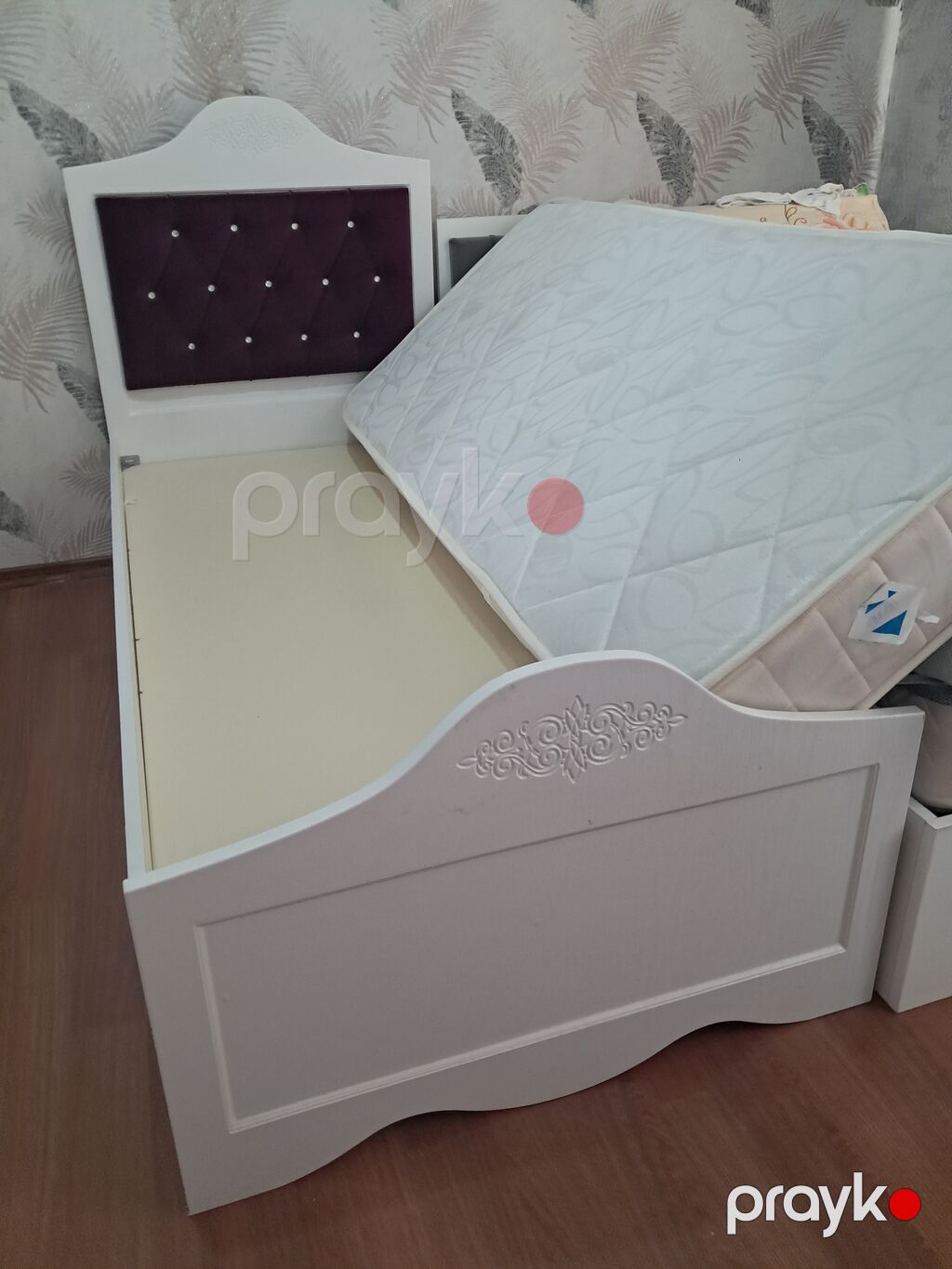 Ağ rəngli tək nəfərlik çarpayı və döşək dəsti - Ölçü: təxminən 90x180 — Yataqlar, Bakı (6)