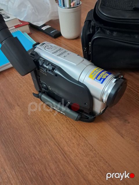 JVC mini videokamera (bataryası őlűb başka heç bir prablemi yoxdu) — Masazır