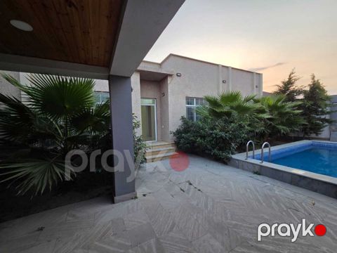 Satılır 4 otaqlı həyət evi/bağ evi 140 m² — Bakı