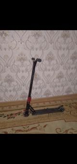 Uşaq üçün 2 təkərli skuter - Hər şey işləyir Rəng: Qara (qırmızı — Mopedlər və skuterlər