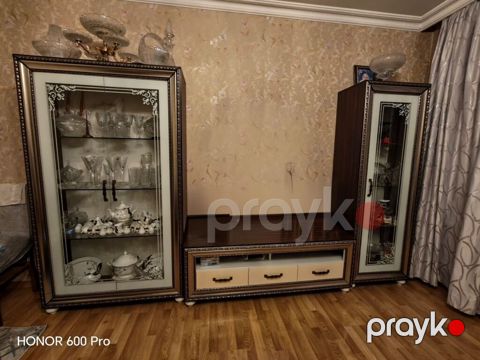 satılır çox yaxşı vəziyyətdədir ev təmir olunur deyə satılır — Bakı