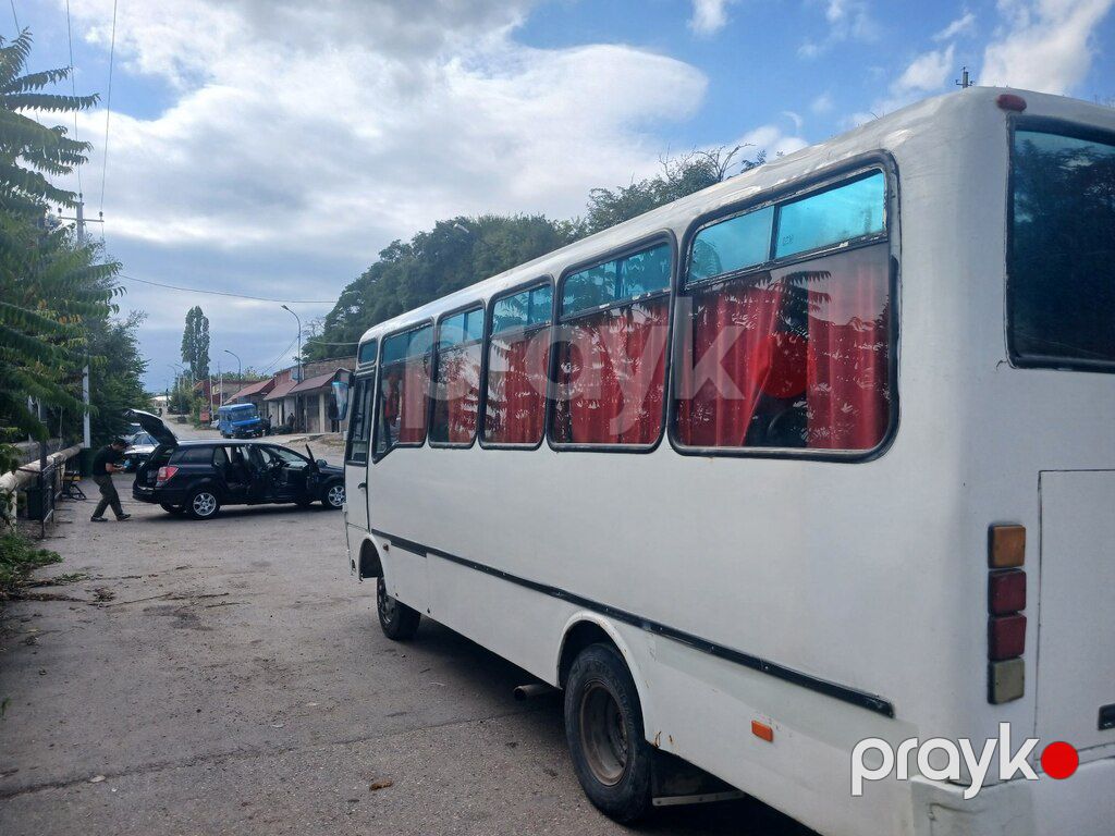 Isuzu NP 37, 4.2 L, 2010 il, 350 000 km — Avtobus, Qusar (3)