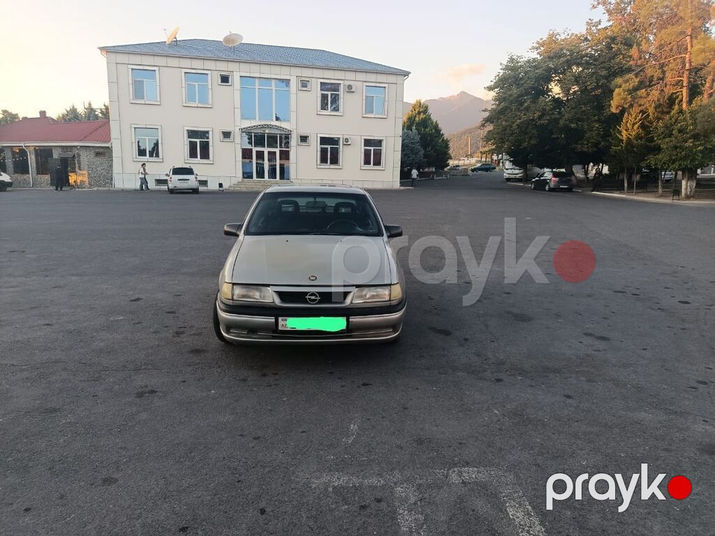 Opel Vectra: 1.8 l 1994 il Sedan — Avtomobillər, Qax (6)