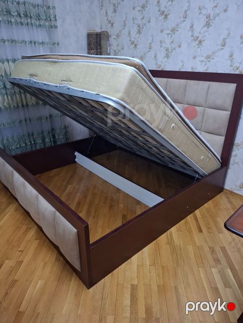 Çarpayı satılır matras birgə.Hər ikisi yeni kimidir.Matras en yüksek — Bakı