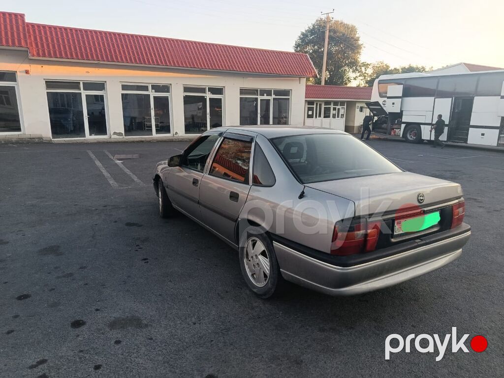 Opel Vectra: 1.8 l 1994 il Sedan — Avtomobillər, Qax (4)