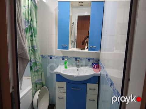 Mavi-ağ rəngli vanna otağı mebeli dəsti - Lavabo: Asimmetrik qabaqlı — Mehdiabad