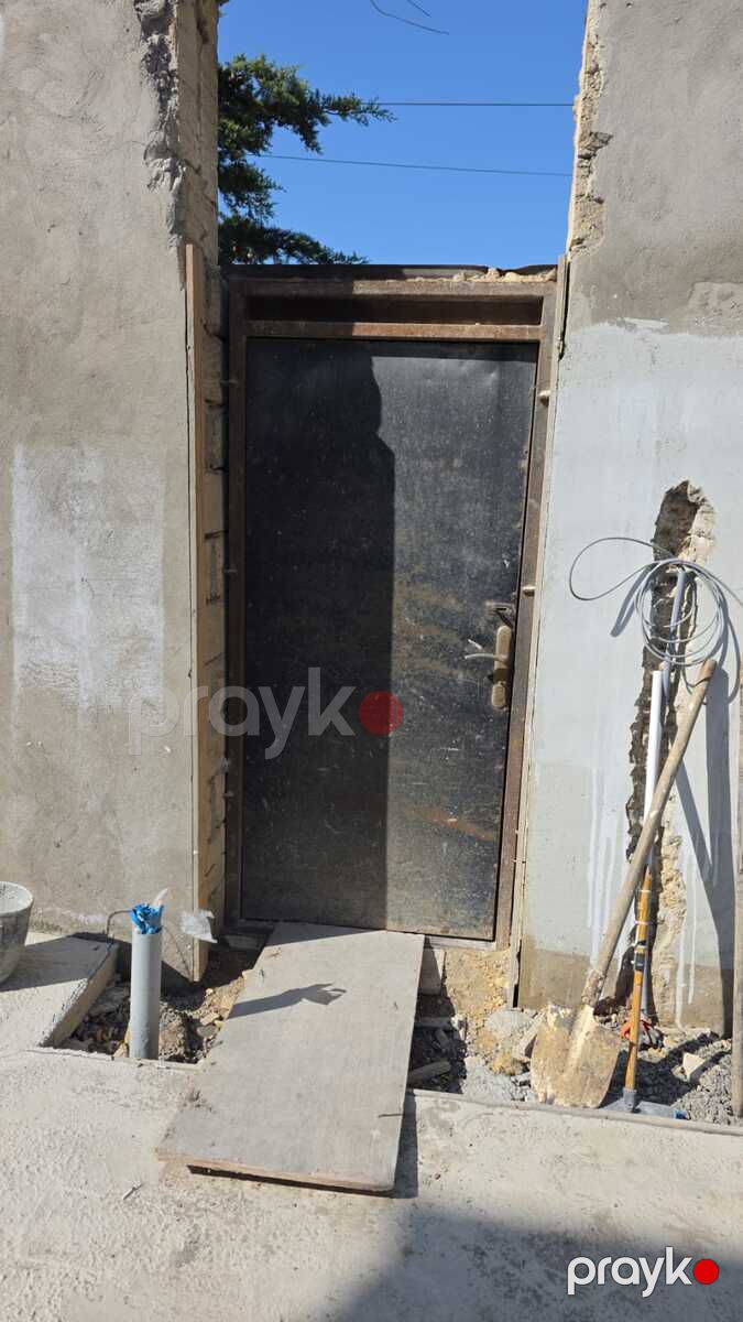 Darvaza və qapı — Təmir və inşaat, Bakı (2)