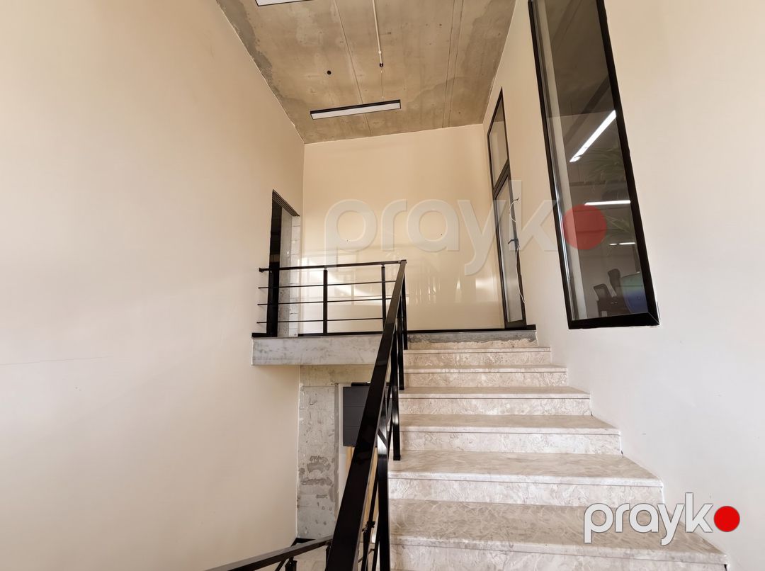 Satılır obyekt 302 m² — Əmlak, Bakı (3)