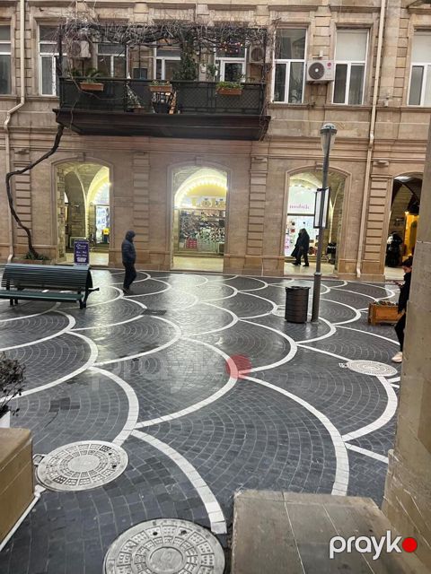 Satılır obyekt 129 m² — Bakı