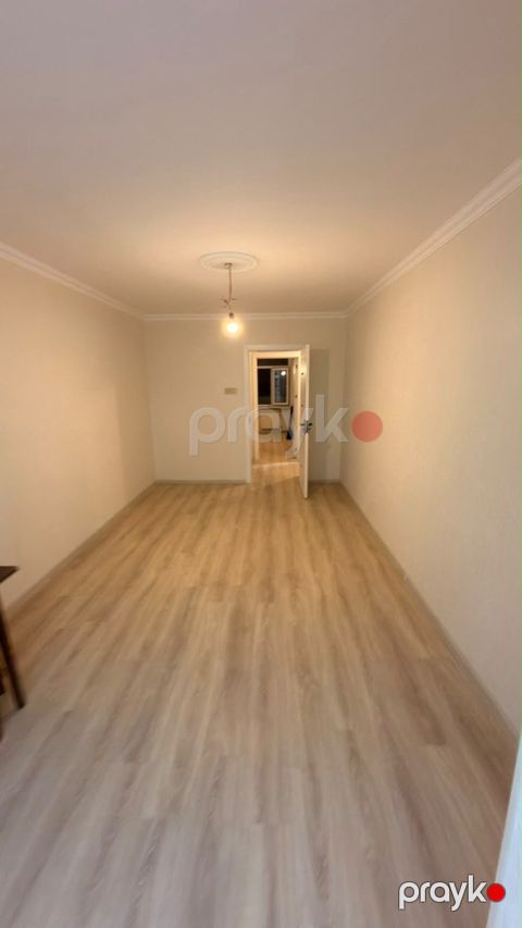 Satılır 3 otaqlı köhnə tikili 53 m² — Bakı