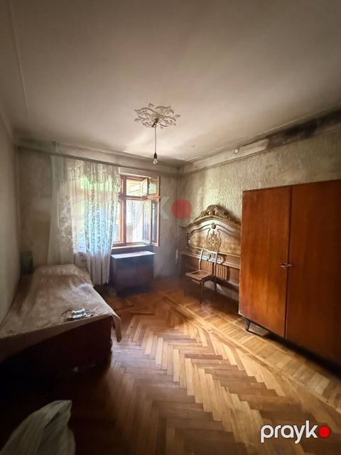 Satılır 3 otaqlı köhnə tikili 82 m² — Bakı