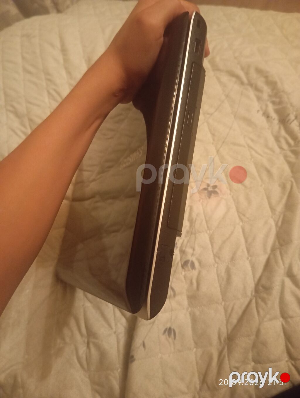 Samsung noutbuk Texniki xüsusiyyətlər və portlar: - Korpus: klassik — Samsung, Bakı (2)