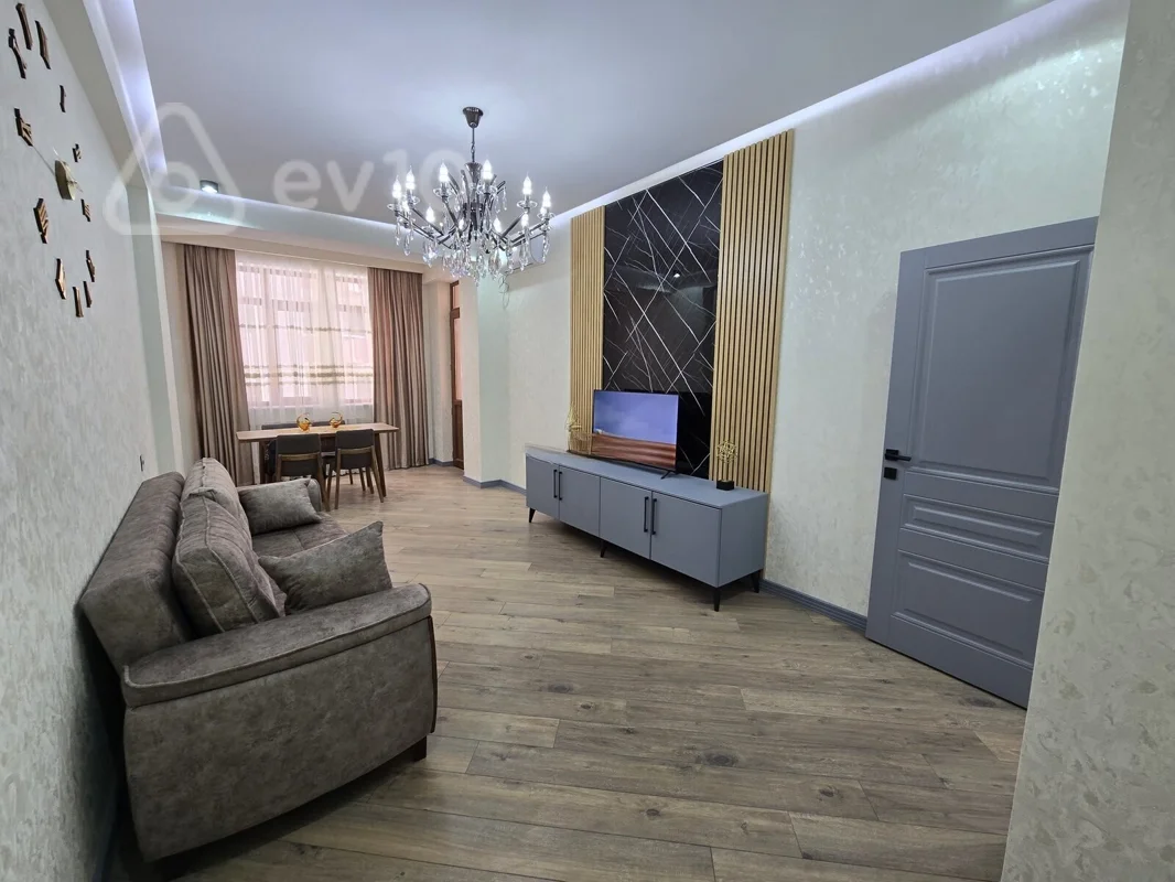 3 otaqlı mənzil, 105 m², Təbriz küç. — kirayə — Bakı