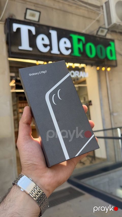 Samsung Galaxy Z Flip 7 Jet Black 256GB/12GB — Bakı