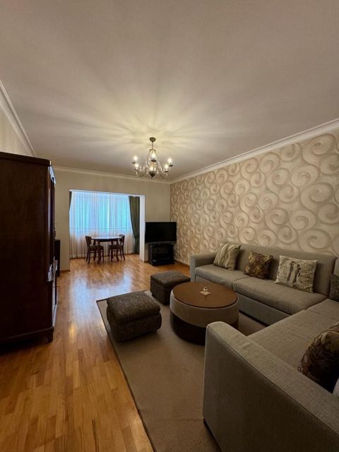 İcarəyə verilir 2 otaqlı köhnə tikili 65 m² — Bakı