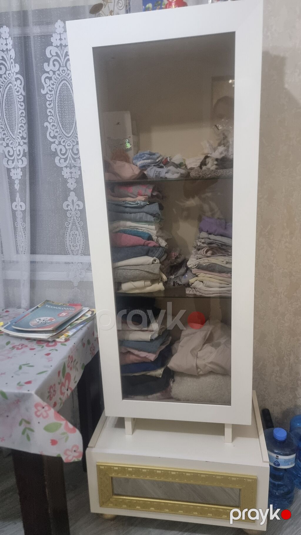 Ağ və qızılı detallarla dizayn olunmuş qonaq otağı mebel dəsti — Qonaq otağı üçün, Bakı (2)