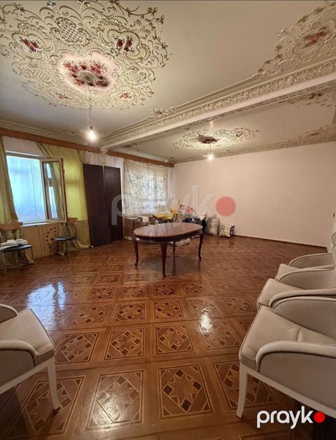 Satılır 5 otaqlı köhnə tikili 125 m² — Bakı