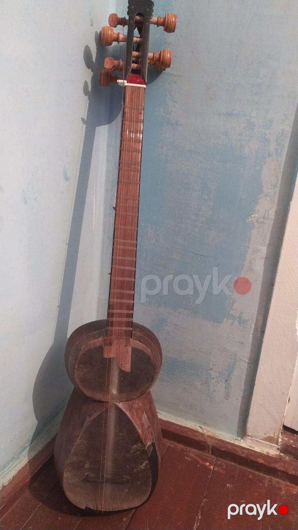 Tar – milli simli musiqi aləti - Korpus: iki kameralı, armudvari — Gitarlar və digər simli alətlər, Bakı (6)