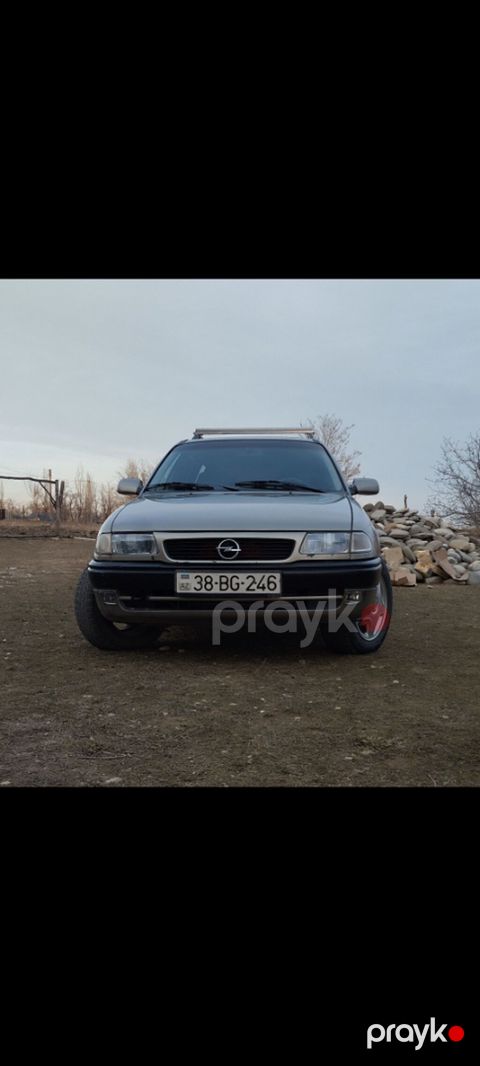 Opel Astra: 1.6 l 1996 il 385600 km Universal — Qusar
