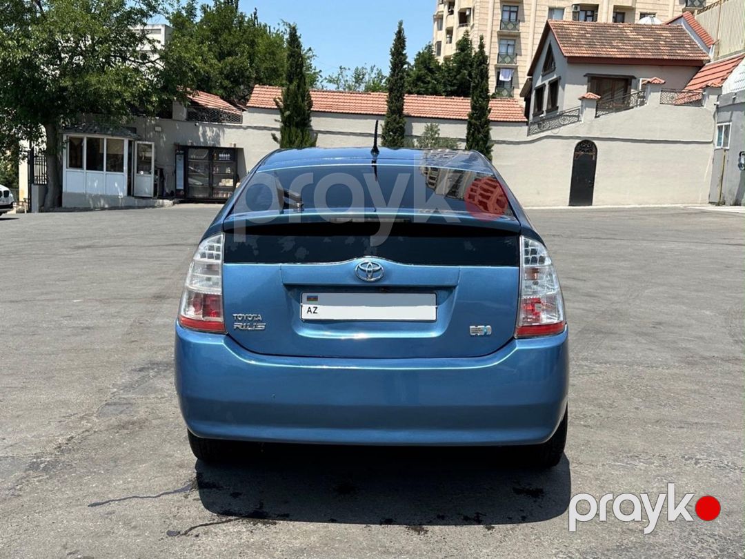 Toyota Prius icarəsi — Avtomobil icarəsi, Bakı (4)