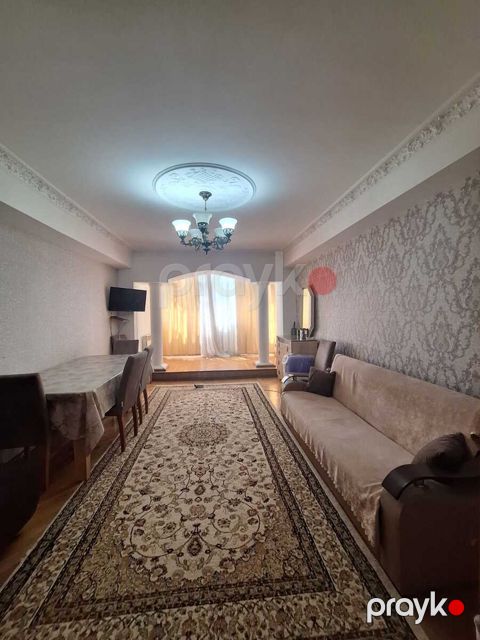 Satılır 2 otaqlı köhnə tikili 75 m² — Bakı