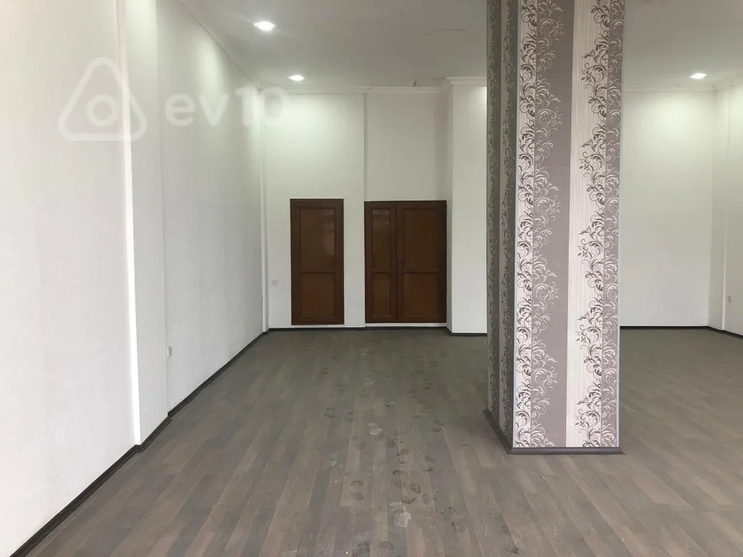 Obyekt, 100 m², genral şixlinski — Bakı
