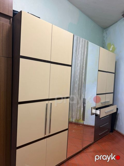 Dolab evden cixmalidir.Ölcü uzunluq 220* Eni 300. Qiymeti 300 — Bakı
