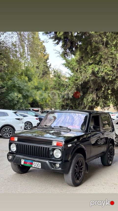 Lada Niva (2qapılı, qara rəng) - Korpus: Kompakt off-road kuzov — Bakı