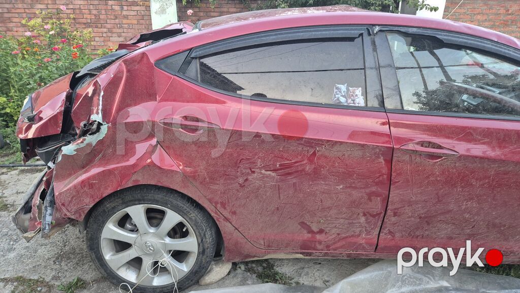 Hyundai Elantra: 1.6 l 2012 il Sedan — Avtomobillər, Xudat (3)